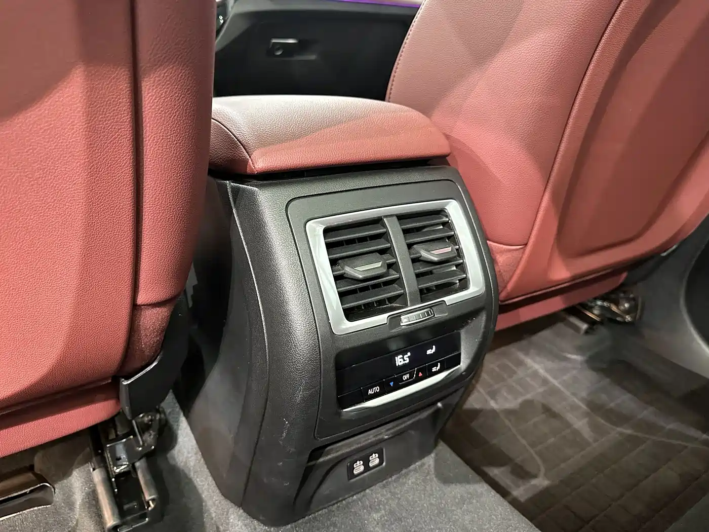 BMW iX3 2024 2023 Leading Type