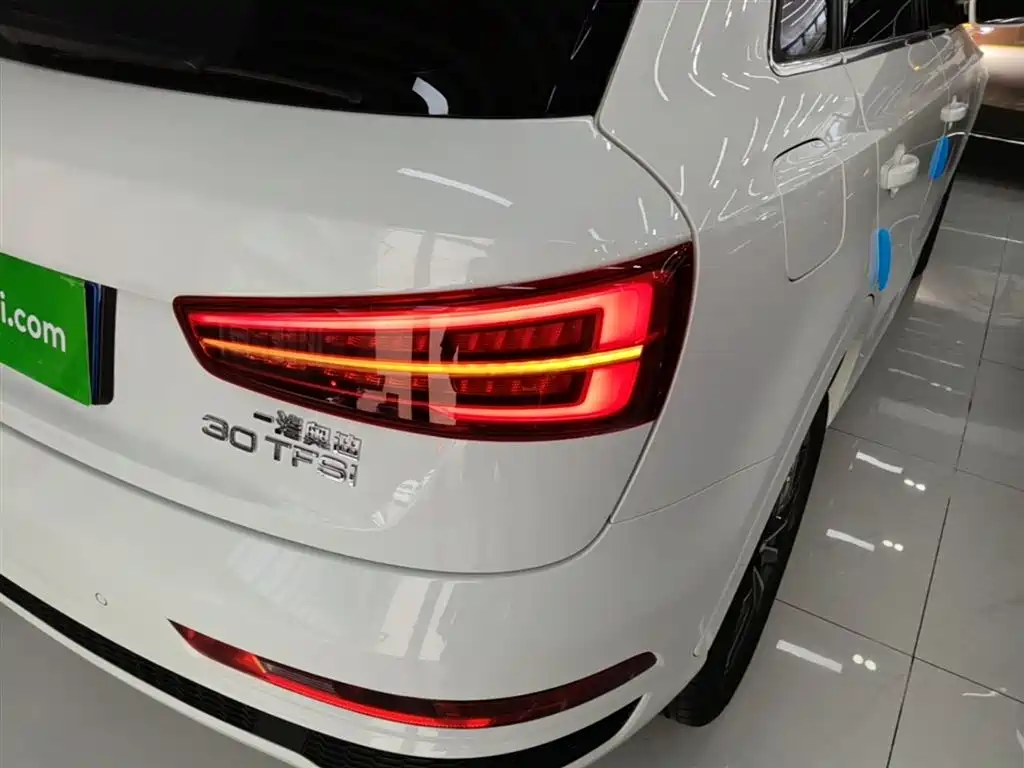 Audi Q3 2018 30 TFSI Fashion Collector's Edition фото 8