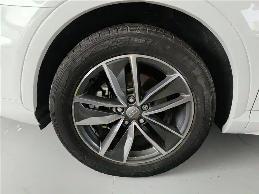 Audi Q3 2018 30 TFSI Fashion Collector's Edition фото 23