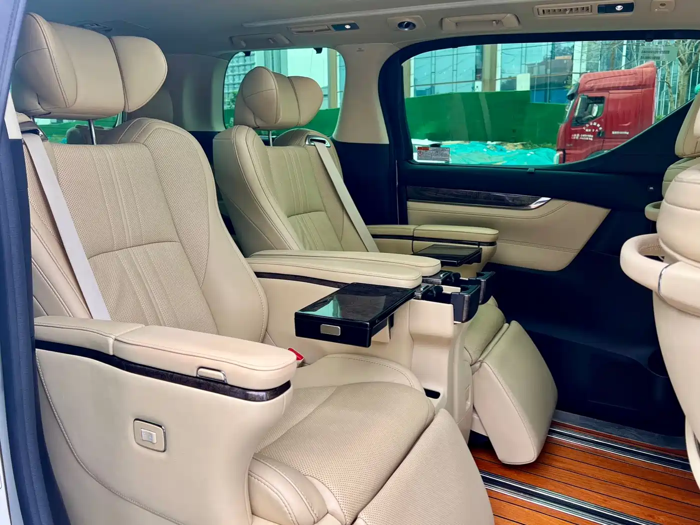 Toyota Alphard 2020 Hybrid 2.5L Premium Edition фото 11