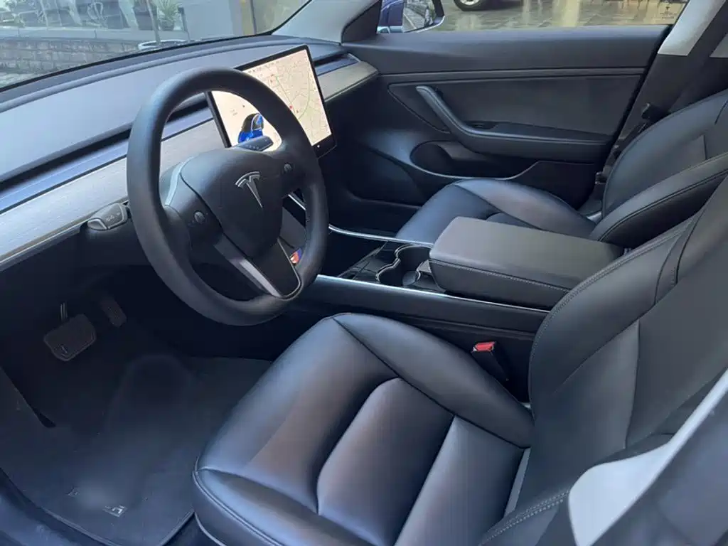 Фото 16 - Tesla Model 3
