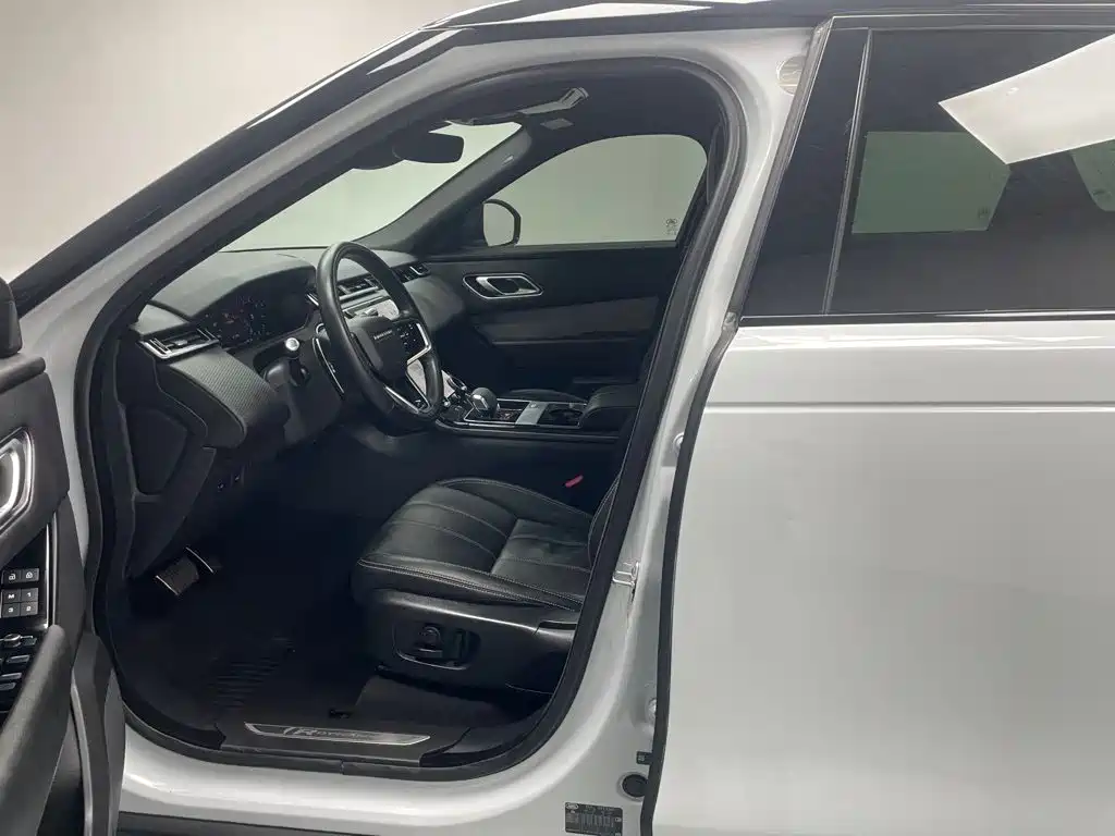Фото 12 - Land Rover Range Rover Velar