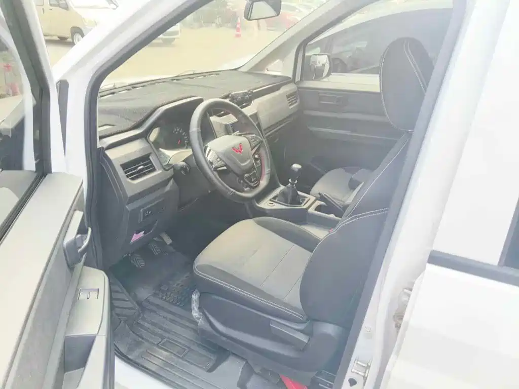 Wuling Motors Wuling Hongguang PLUS 2023 2020 1.5L Manual Standard 5-seater