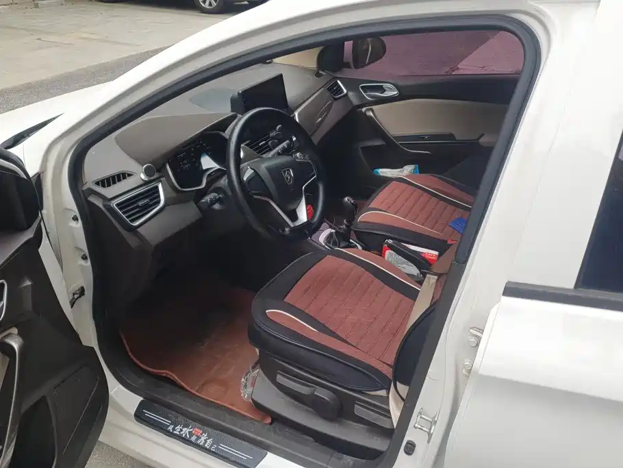 Baojun 310W 2020 2017 1.5L Manual Comfort China V