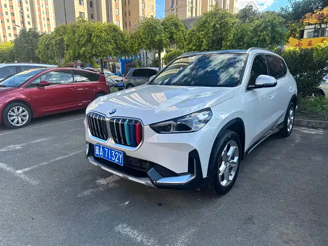 BMW X1 sDrive20Li, X Дизайн-пакет