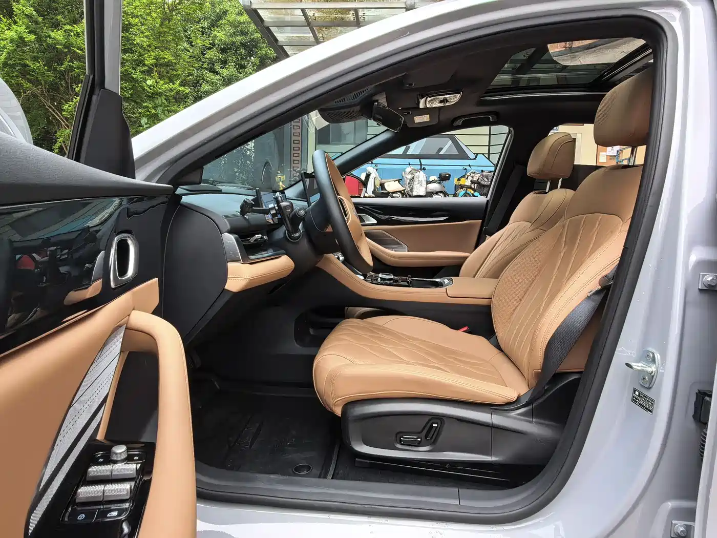 Geely Galaxy Galaxy A7 2025 EM-i 150km Explorer+ Edition фото 6