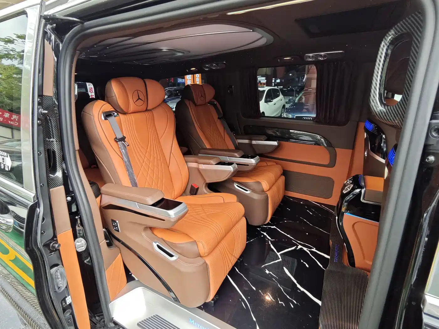Mercedes-Benz Vito 2023 2.0T Elite 7-Seater фото 7