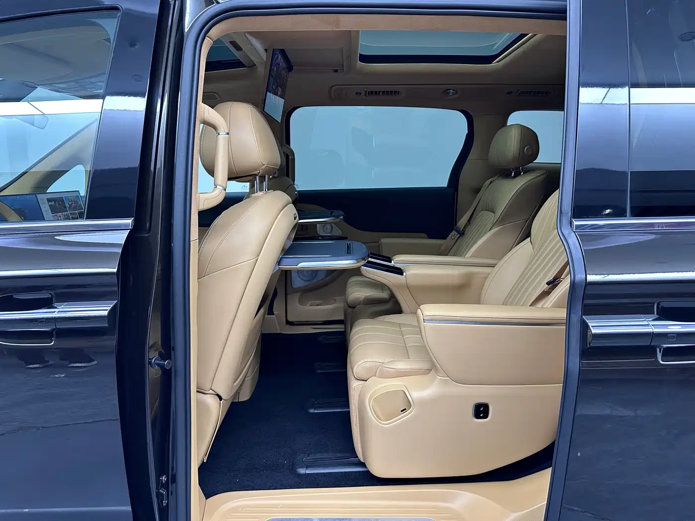 Voyah Auto Voyah Dreamer 2025 PHEV AWD Flagship Kunpeng Edition фото 12