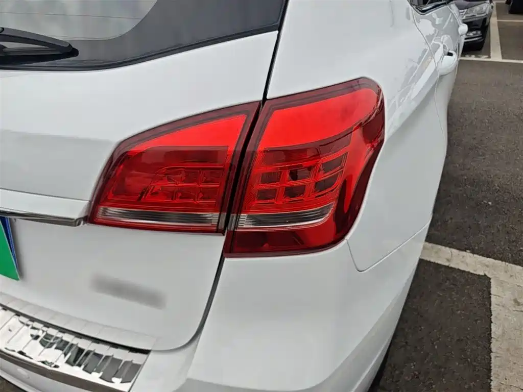 Haval H2 2015 2015 1.5T Automatic 2WD Elite Edition
