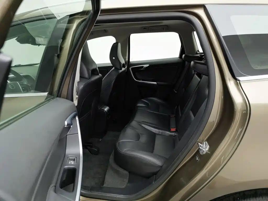 صورة 15 - Volvo XC60