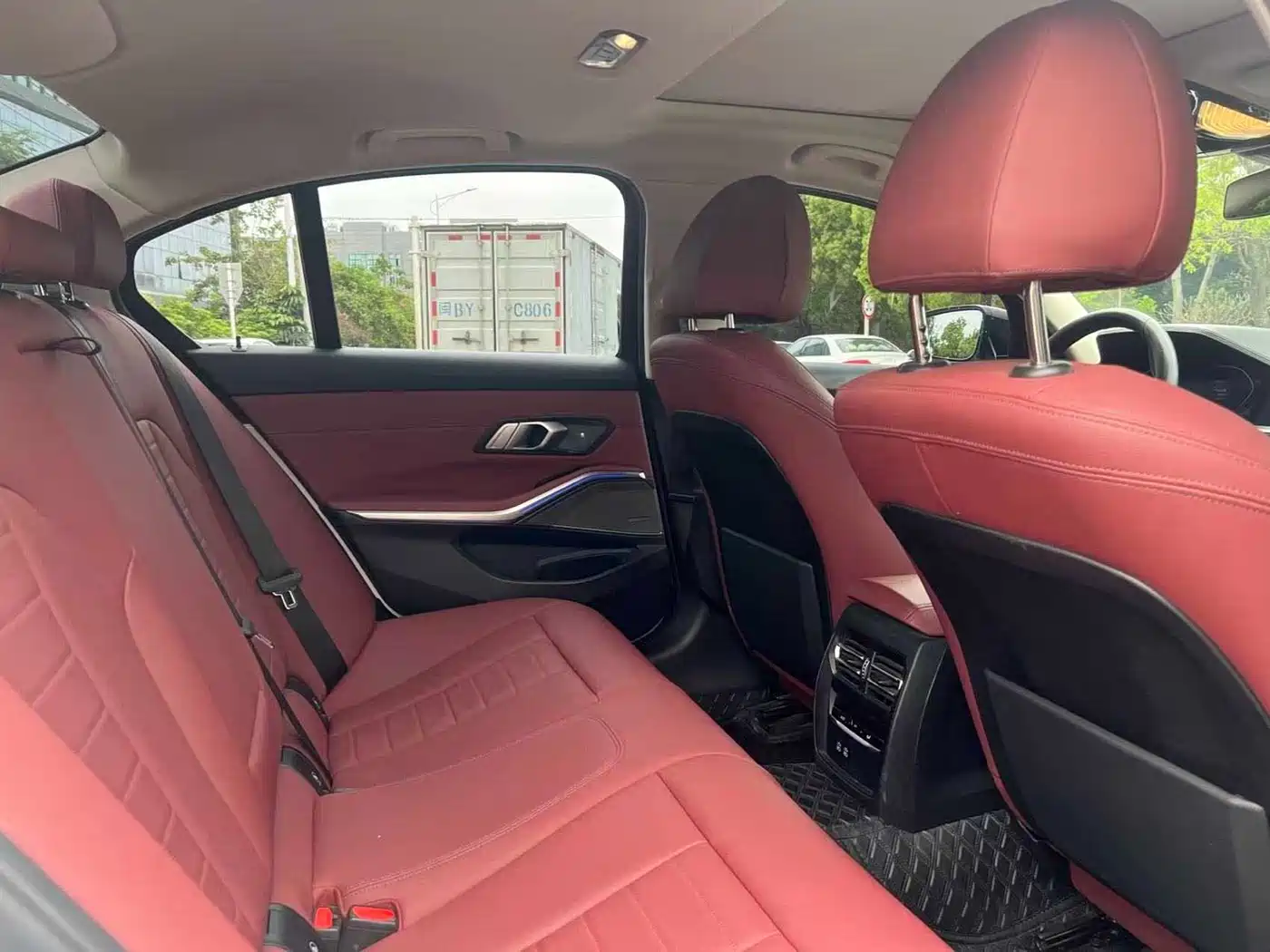 BMW 3 Series 2021 325i M Sport Night Edition фото 6