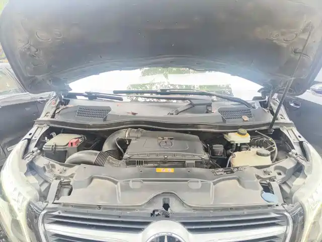 Mercedes-Benz V-Class 2018 V 260 L Premium Long Version China V — фото 3