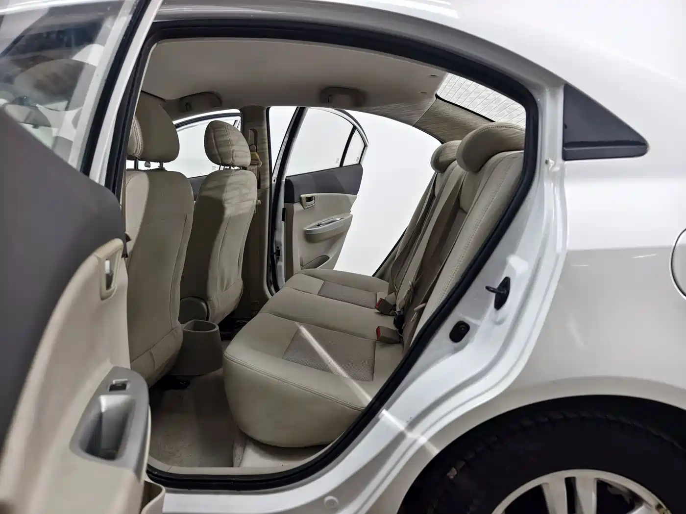 Changan Yuexiang V5 2014 2012 1.5L Manual Dream Edition
