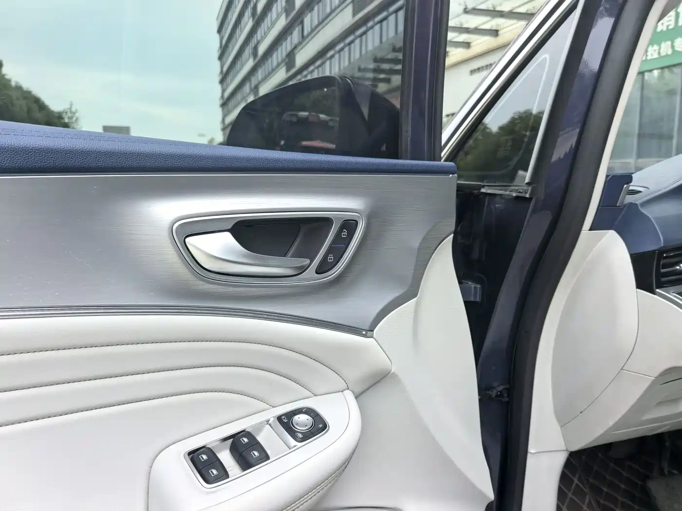 Roewe iMAX8 2022 2022 400TGI Ultimate Edition