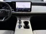 Фото 13 - Lexus LM