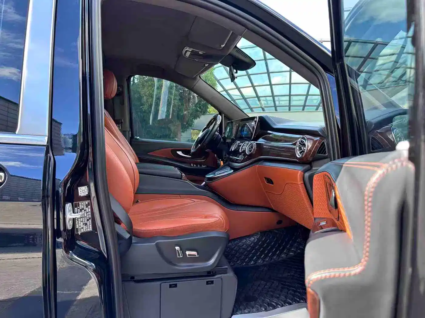 Mercedes-Benz Vito 2023 2.0T Elite 7-Seater фото 14