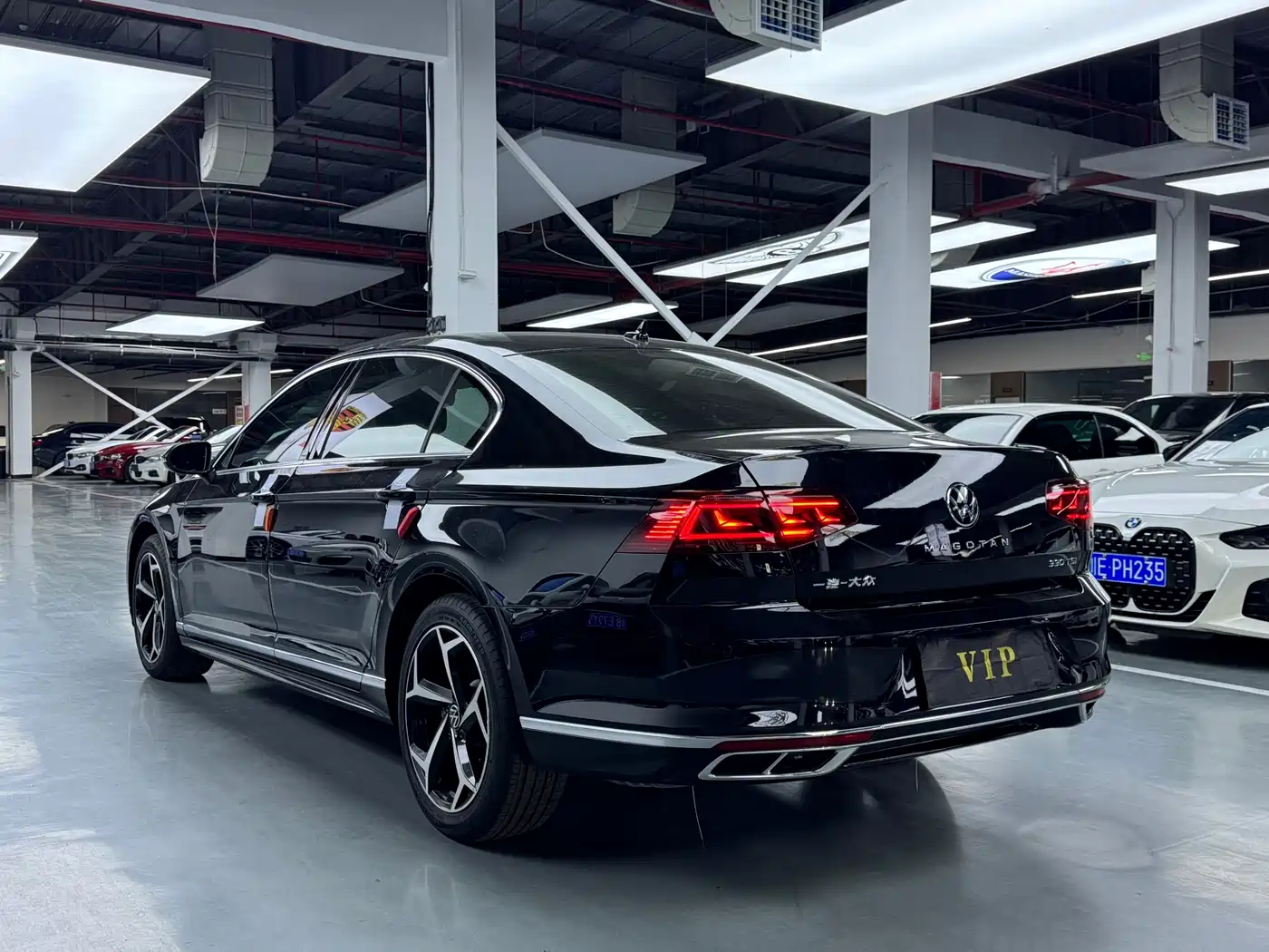 Volkswagen Magotan 2023 2 Million Units Anniversary Edition 330TSI DSG Leading Type фото 15