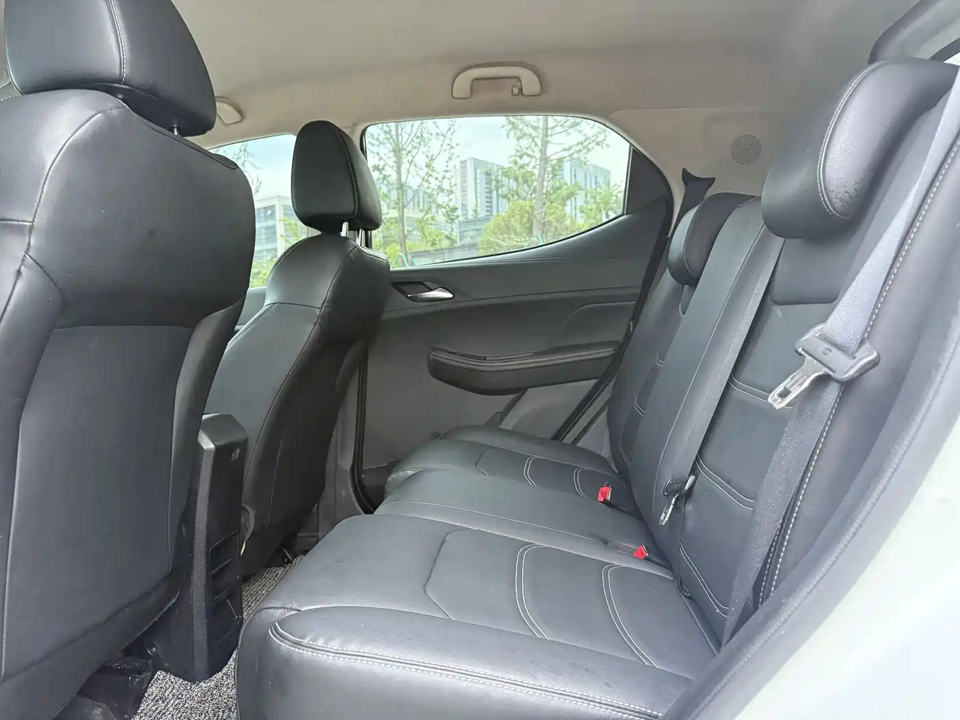 BYD Yuan New Energy 2019 EV360 Smart Connected Premium фото 9