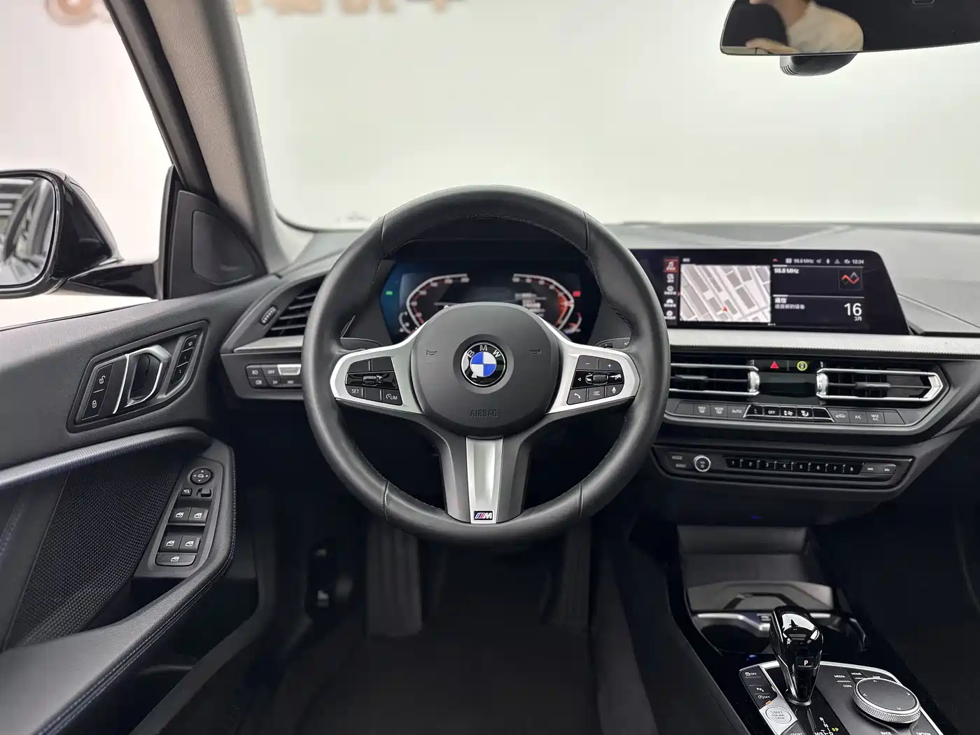 BMW 2 Series (Import) 2023 225i 4-Door Coupe M Sport Shadowline Package фото 9