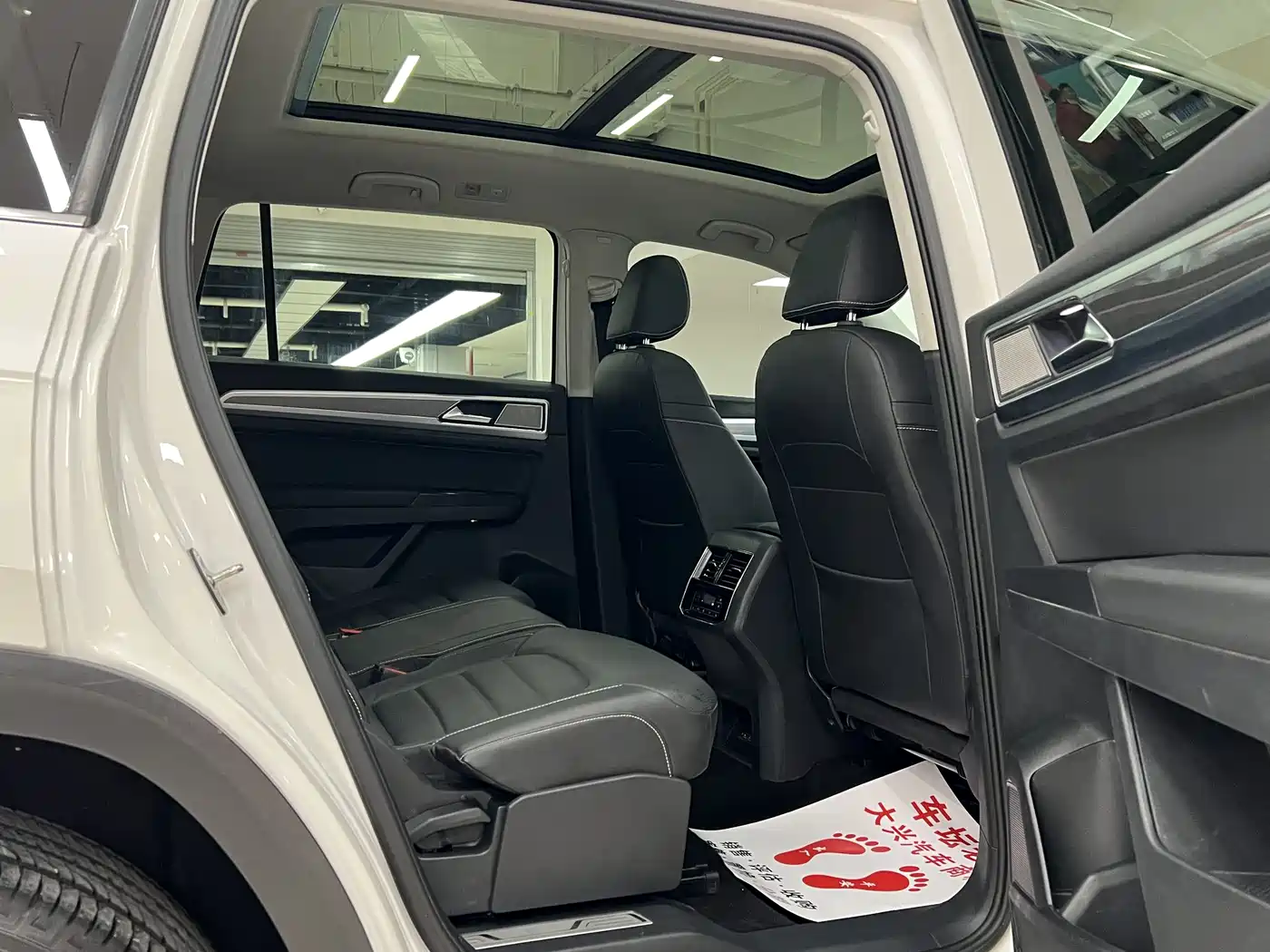 Volkswagen Teramont 2019 380TSI 4WD Luxury Edition China VI фото 15