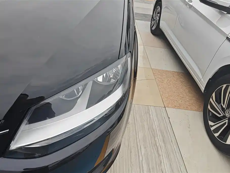 Volkswagen Sharan 2016 380TSI Comfort 7-seater фото 5