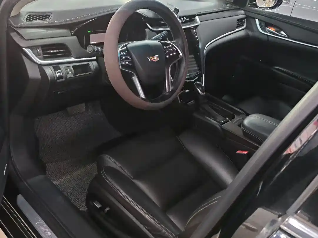 CADILLAC XTS