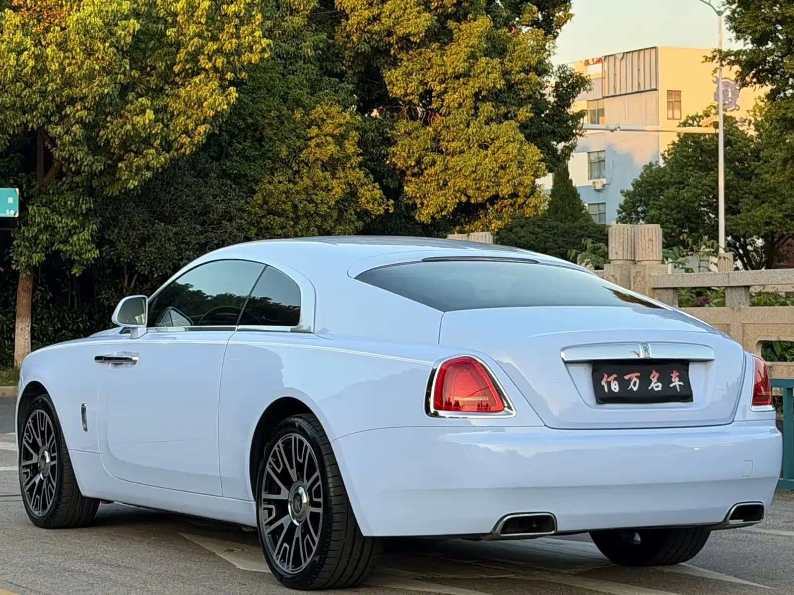 Фото 5 - Rolls-Royce Wraith
