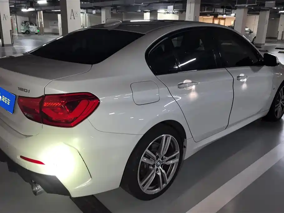 BMW 1 Series 2019 120i M Sport Package фото 3