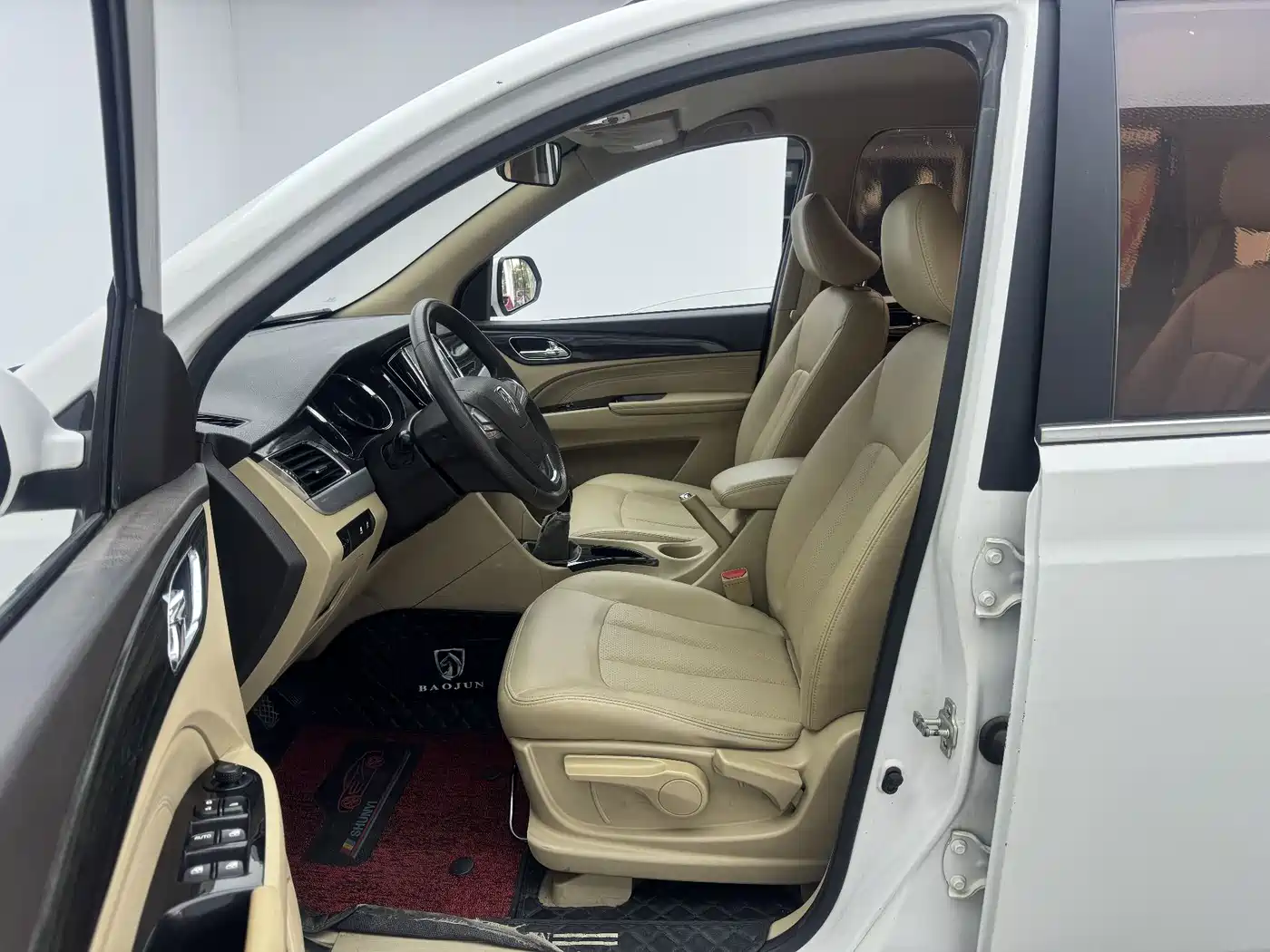 Baojun 730 2018 2016 1.5L Manual Premium 7-Seater (China V)