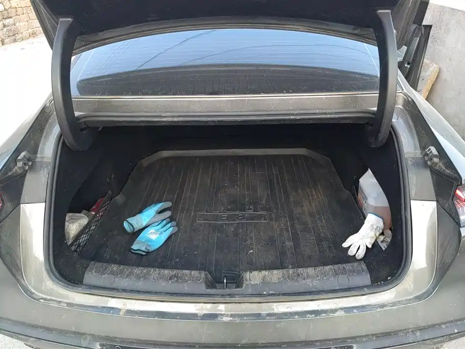 GEELY GALAXY GALAXY E8