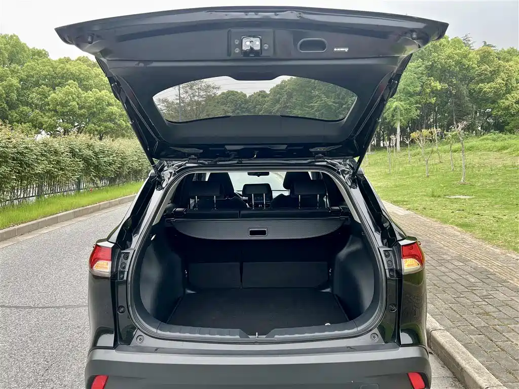 Toyota Corolla Cross 2022 2.0L Elite Edition фото 8