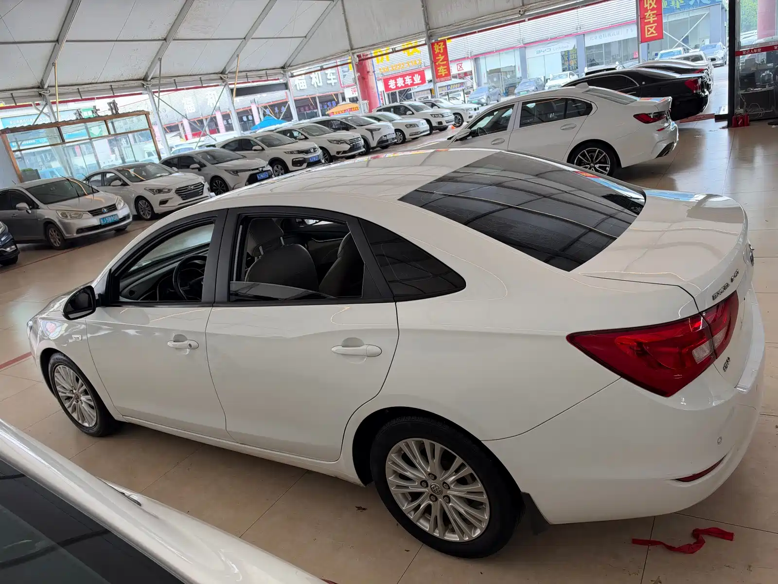Фото 10 - Buick Excelle