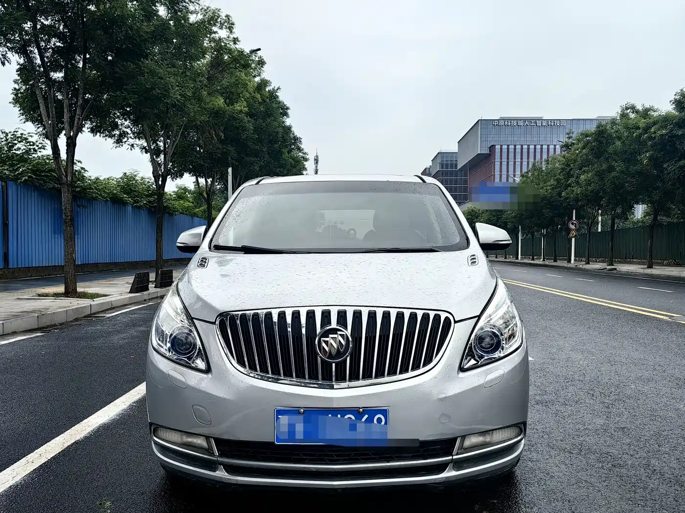 Buick GL8 2011 3.0L GT Luxury Business Elegance Edition фото 2