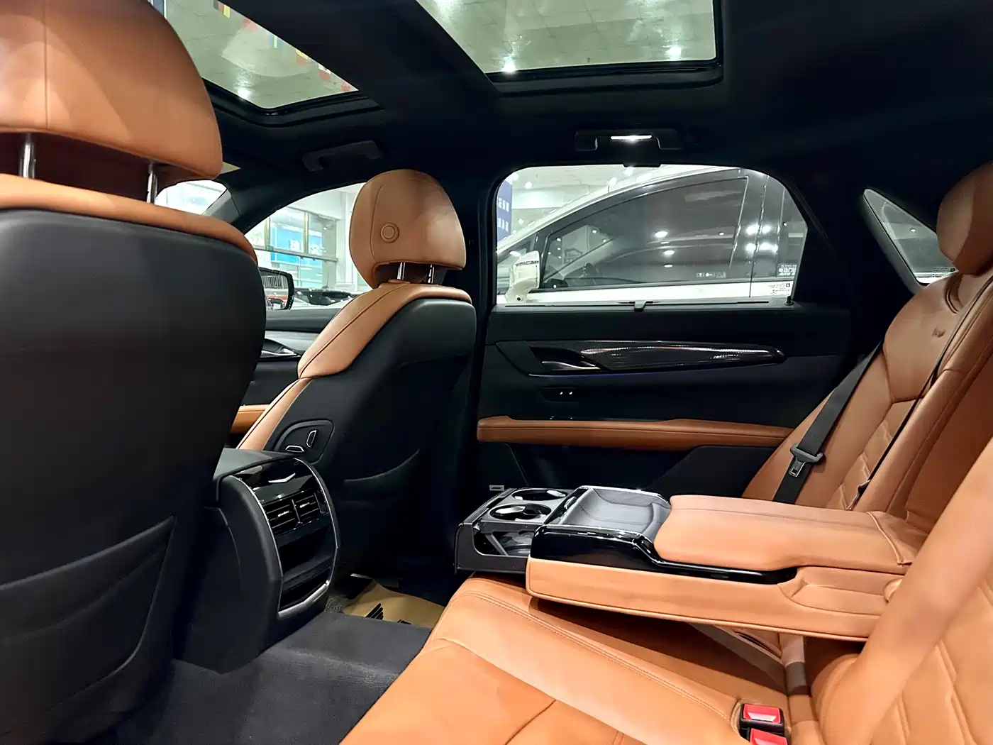 Cadillac CT6 2016 28T Leading фото 27