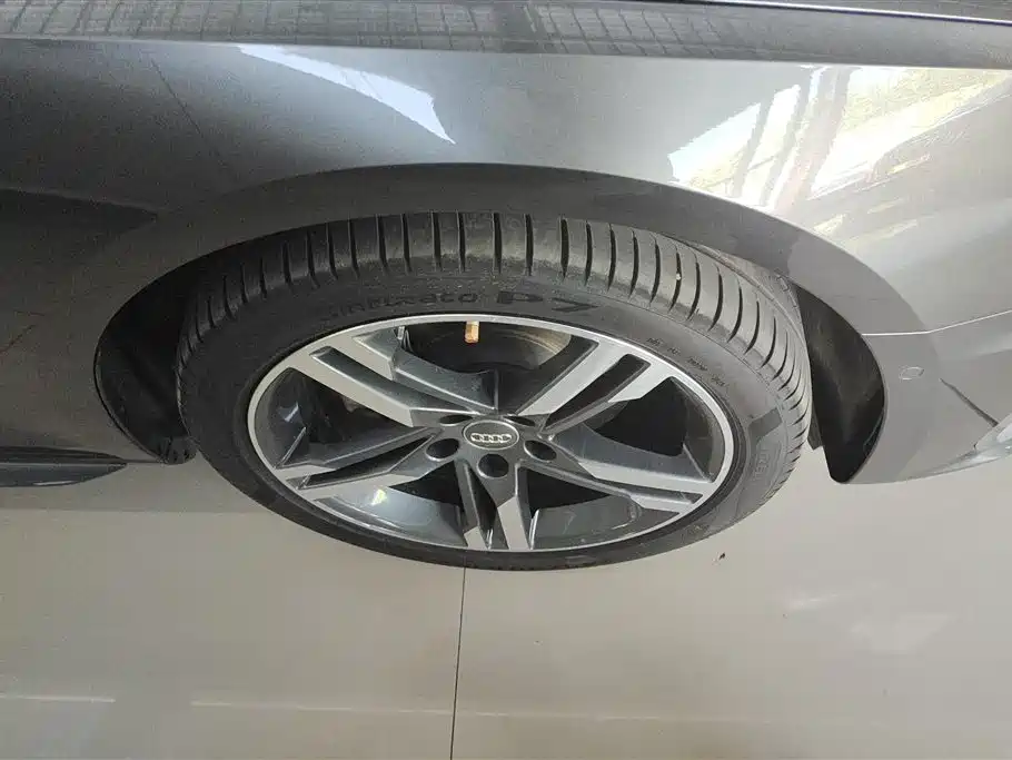 Audi A4L 2020 40 TFSI Luxury Dynamic фото 6