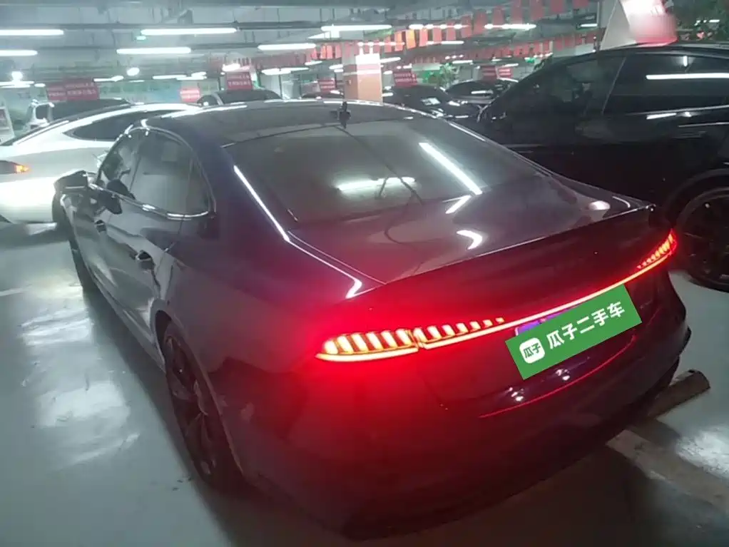 Audi A7L 2022 2022 55 TFSI quattro S-line Zhiyuan Crystal Package