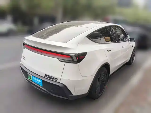 Tesla Model Y 2025 Model Rear-Wheel Drive Launch Edition — фото 5
