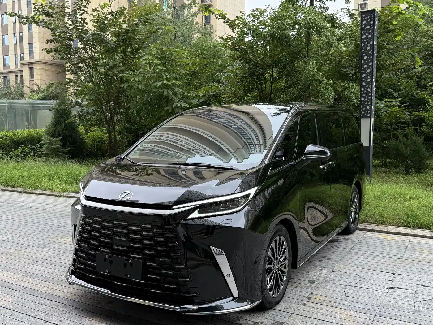Lexus LM 2025 2025 Model 500h Four-Seater Imperial Edition