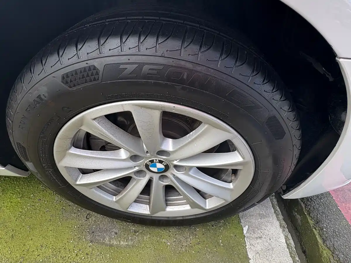 BMW 5 Series 2013 520Li Elegance фото 16