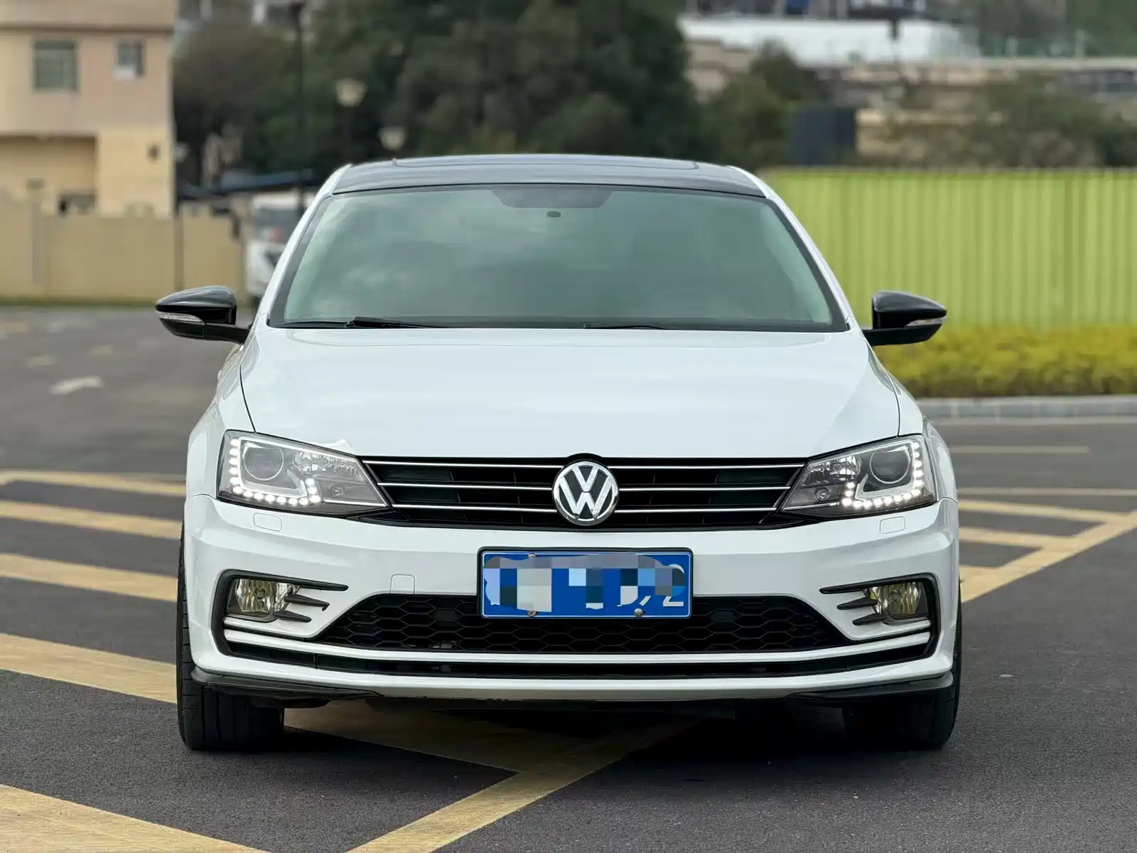 Photo 2 - Volkswagen Sagitar