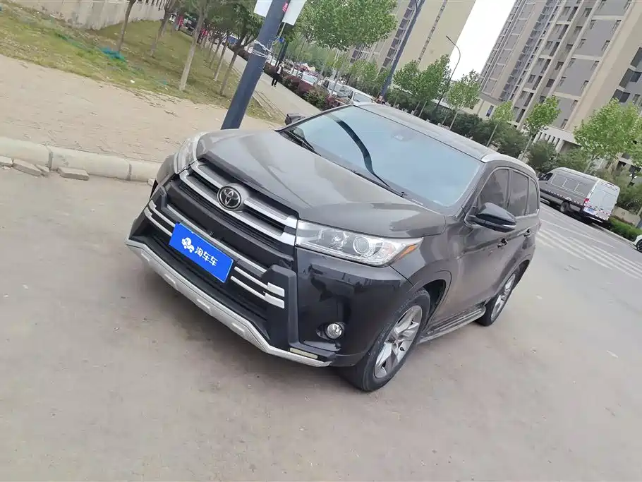 TOYOTA HIGHLANDER
