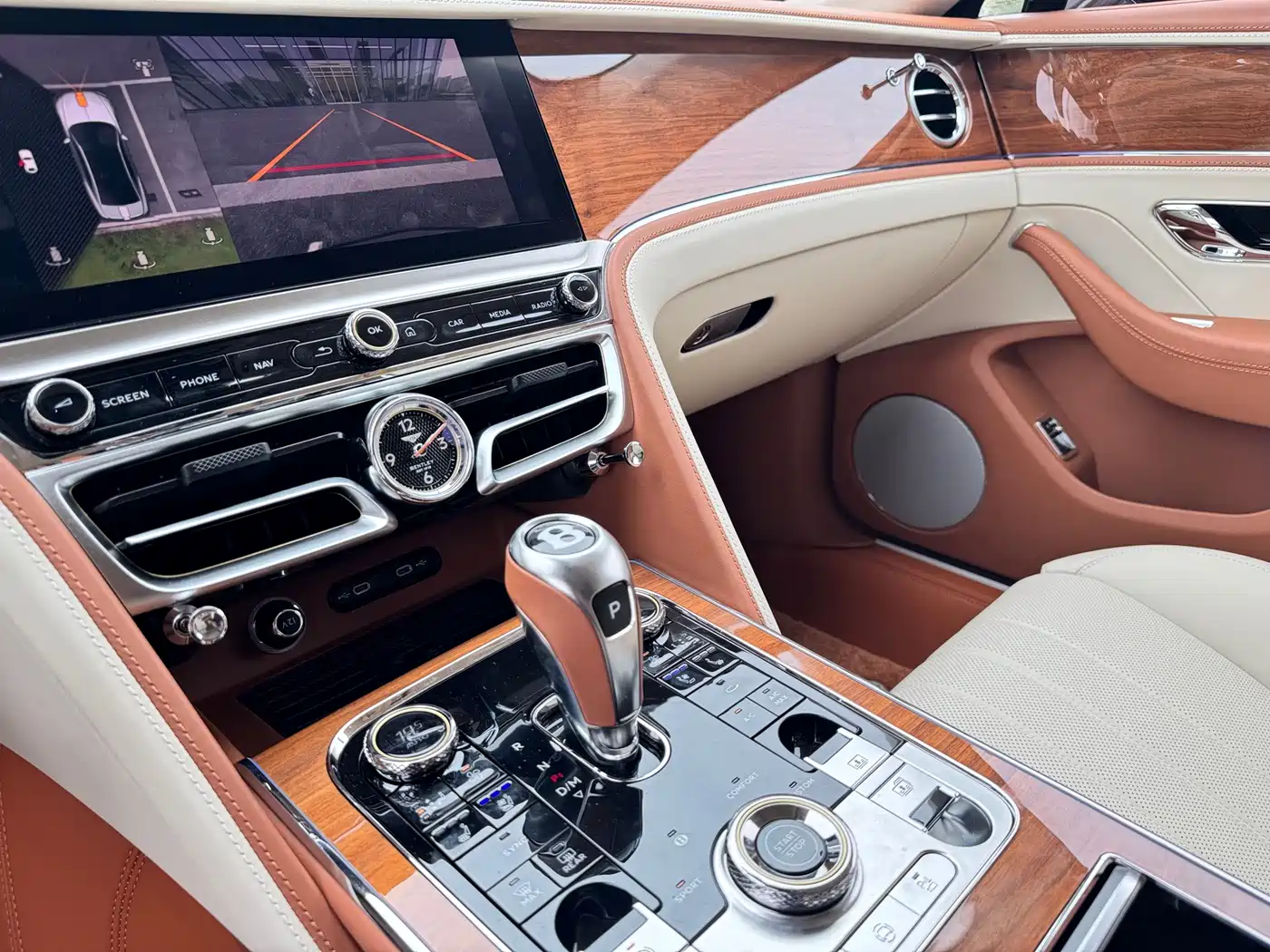 Bentley Flying Spur Plug-in Hybrid 2026 2026 Model 4.0T V8 Standard Edition