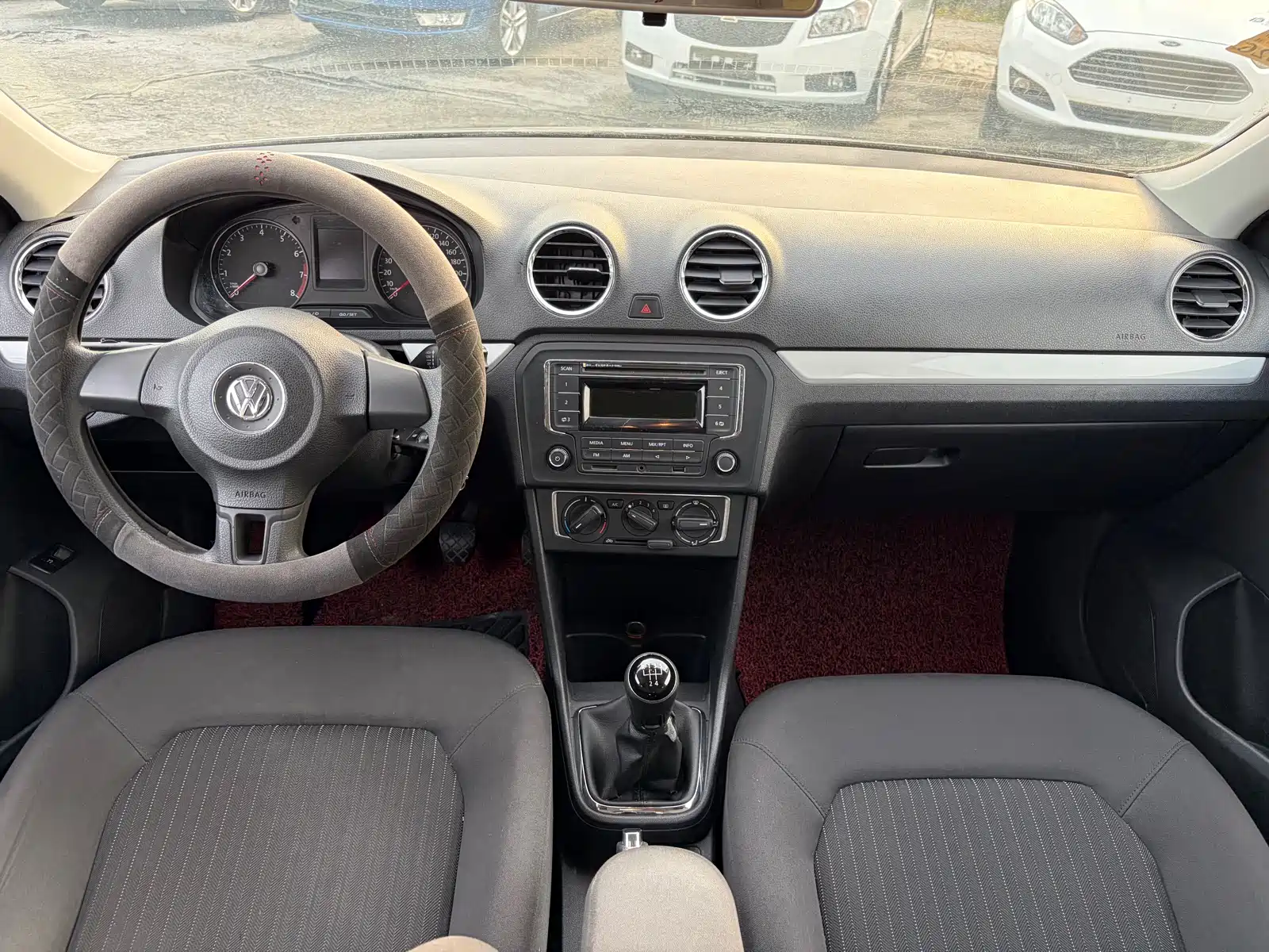 Photo 10 - Volkswagen Jetta