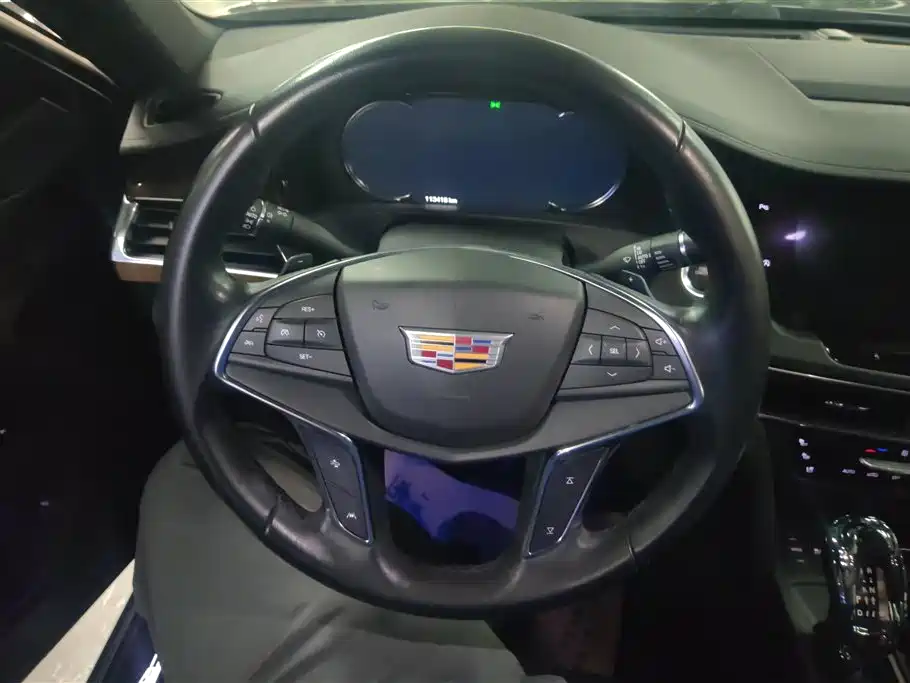 CADILLAC CT6