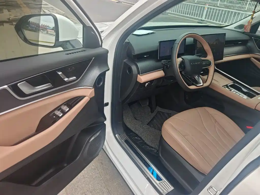 Chery Tiggo 8L 2024 2024 Model 2.0T 2WD Luxury 5-Seater
