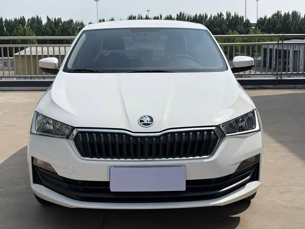 Photo 4 - Škoda Rapid