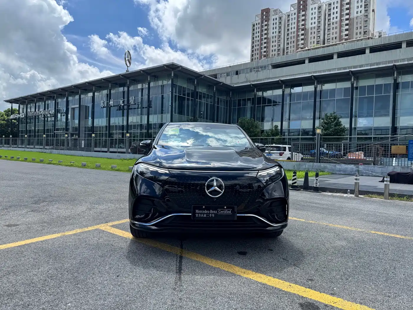 Mercedes-Benz EQS SUV 2026 2025 Model 500 4MATIC