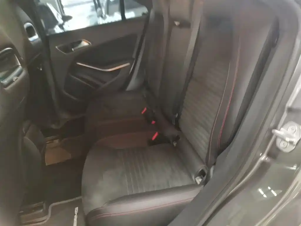 Mercedes-Benz CLA (Import) 2018 CLA 220 4MATIC фото 17