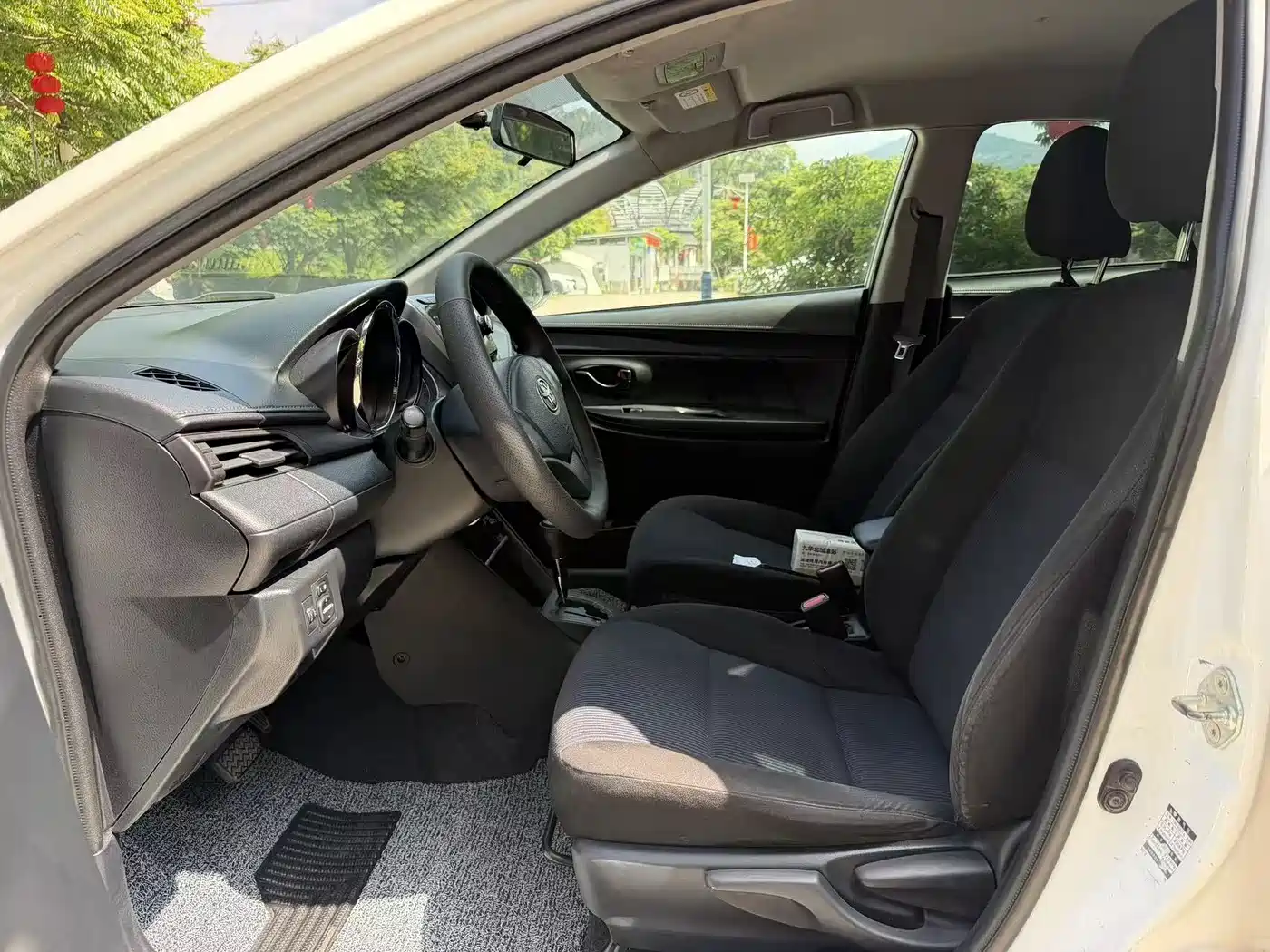 Toyota YARiS L Zhi Xuan 2016 Facelift 1.5E CVT Charming Edition фото 5