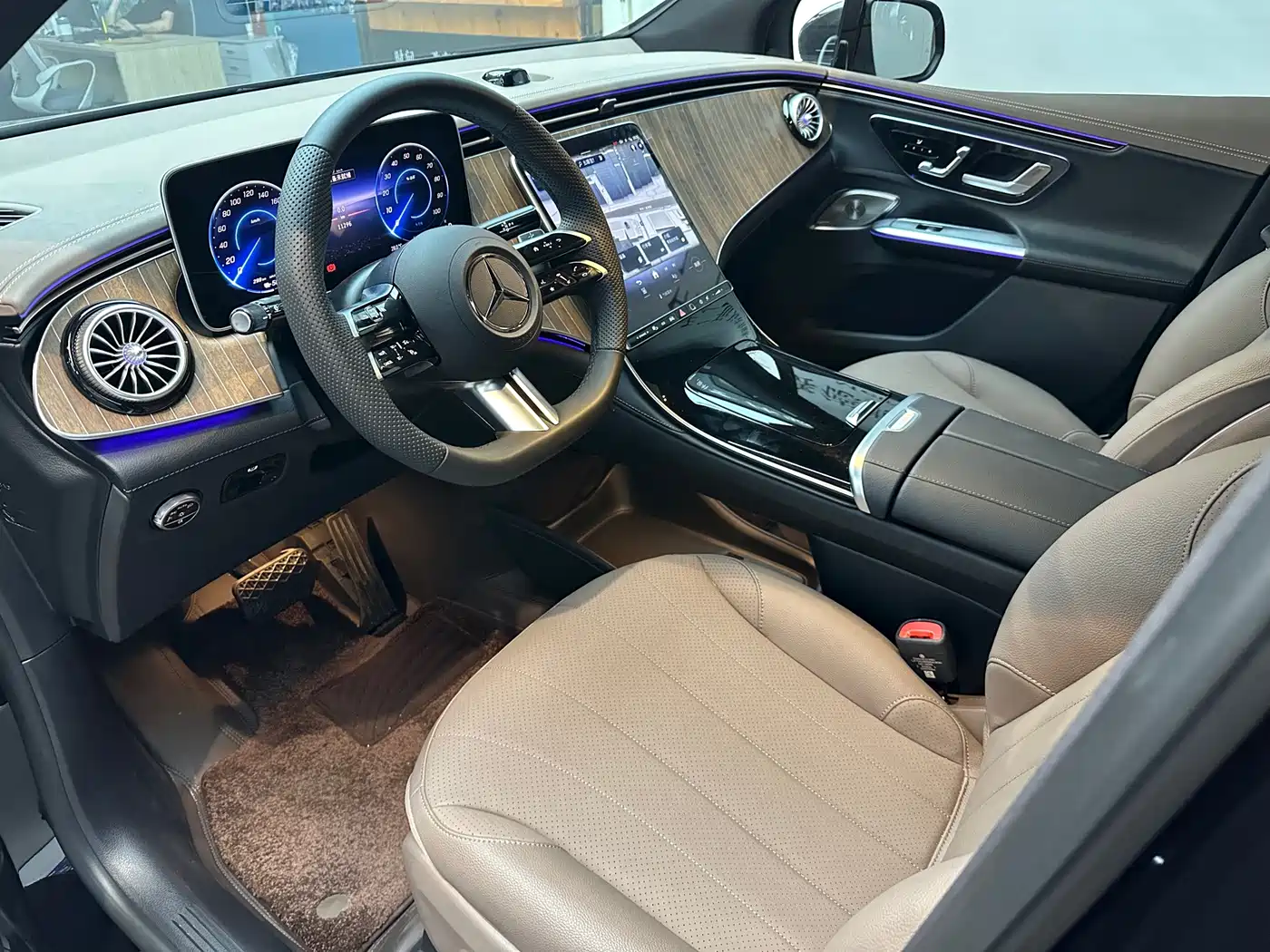 Mercedes-Benz EQE SUV 2025 2024 500 4MATIC Pioneer Edition